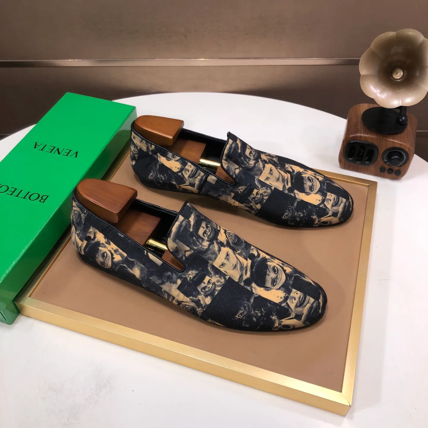 Men's shoes 💰460💰 [Botteg Venetta (BV)] (wallet shoes) exclusive new model official website new model The upper is made of high-quality top calfskin. Delicate feel and flowing luxurious texture. Tailor-made for refined men to create a noble aura. Detailed and regular Mark hand-stitching. Smooth lines. Full sheepskin lining, comfortable to wash sweat. 38-44
